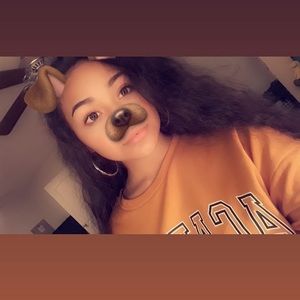 Meet your Posher, Danielle